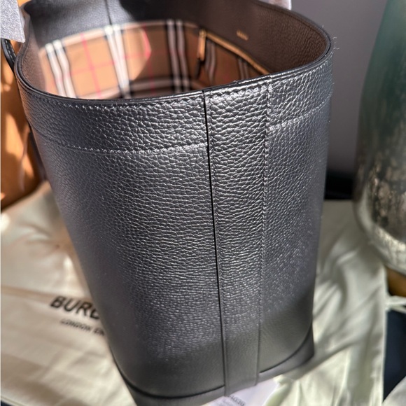 NEW Burberry London Tote - Picture 10 of 11